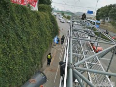 双流单立柱广告塔安装案例